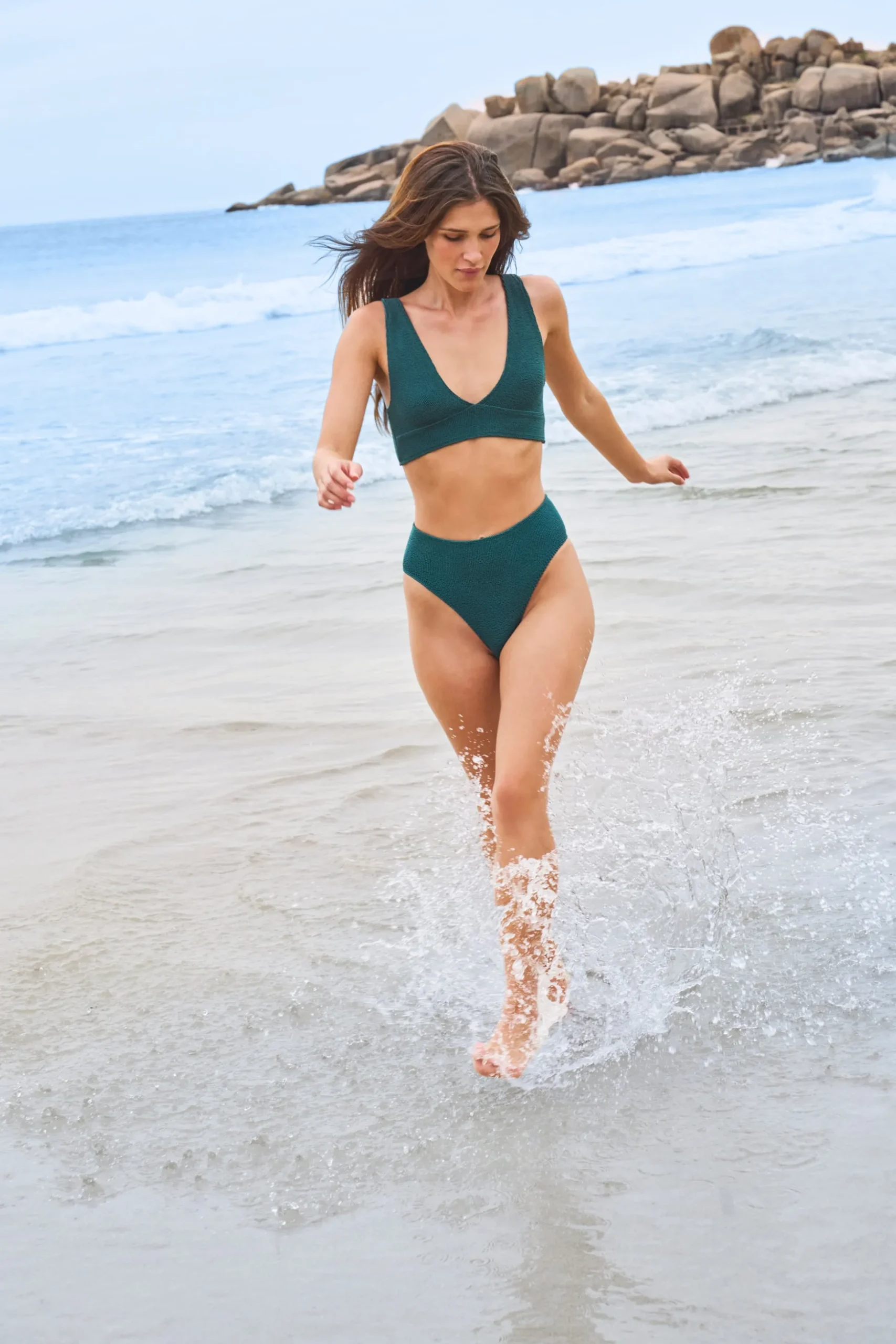 Bas de maillot de bain high leg en matière extensible