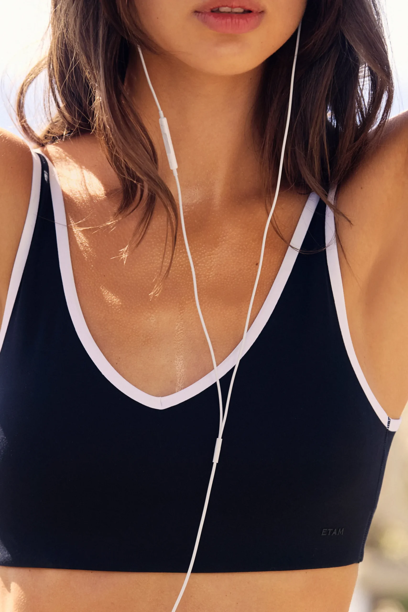 Brassière de sport décolletée V à bords contrastés - Maintien moyen