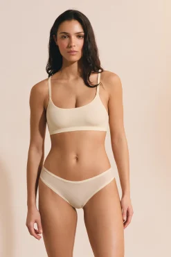 Brassière en microfibre