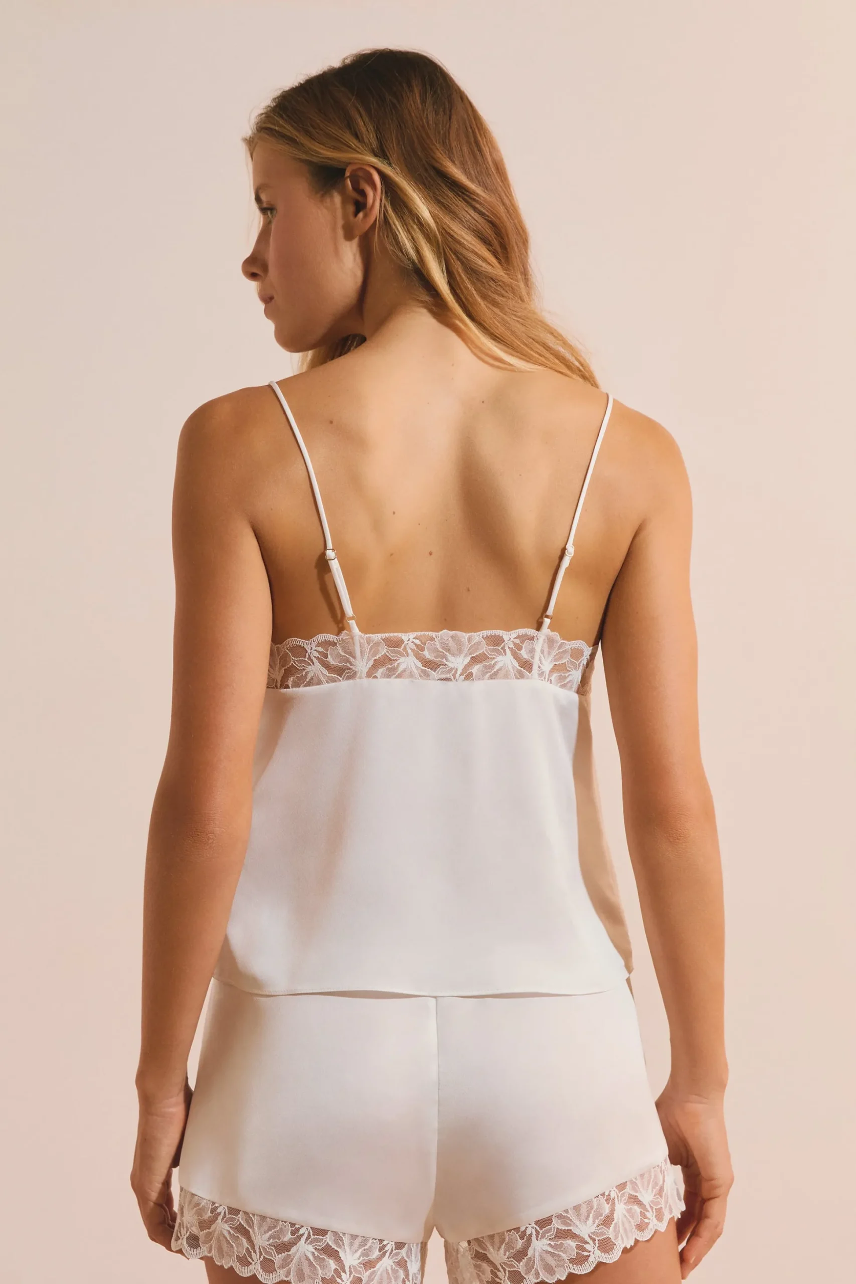 Caraco de pyjama satiné avec détail en dentelle
