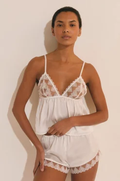 Caraco en satin avec broderie coeurs