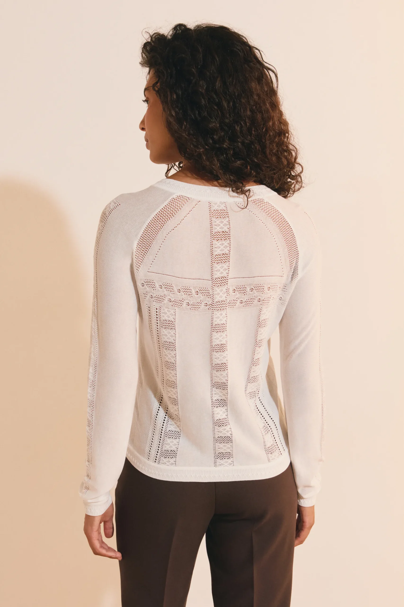 Cardigan avec boutons et détails dentelle