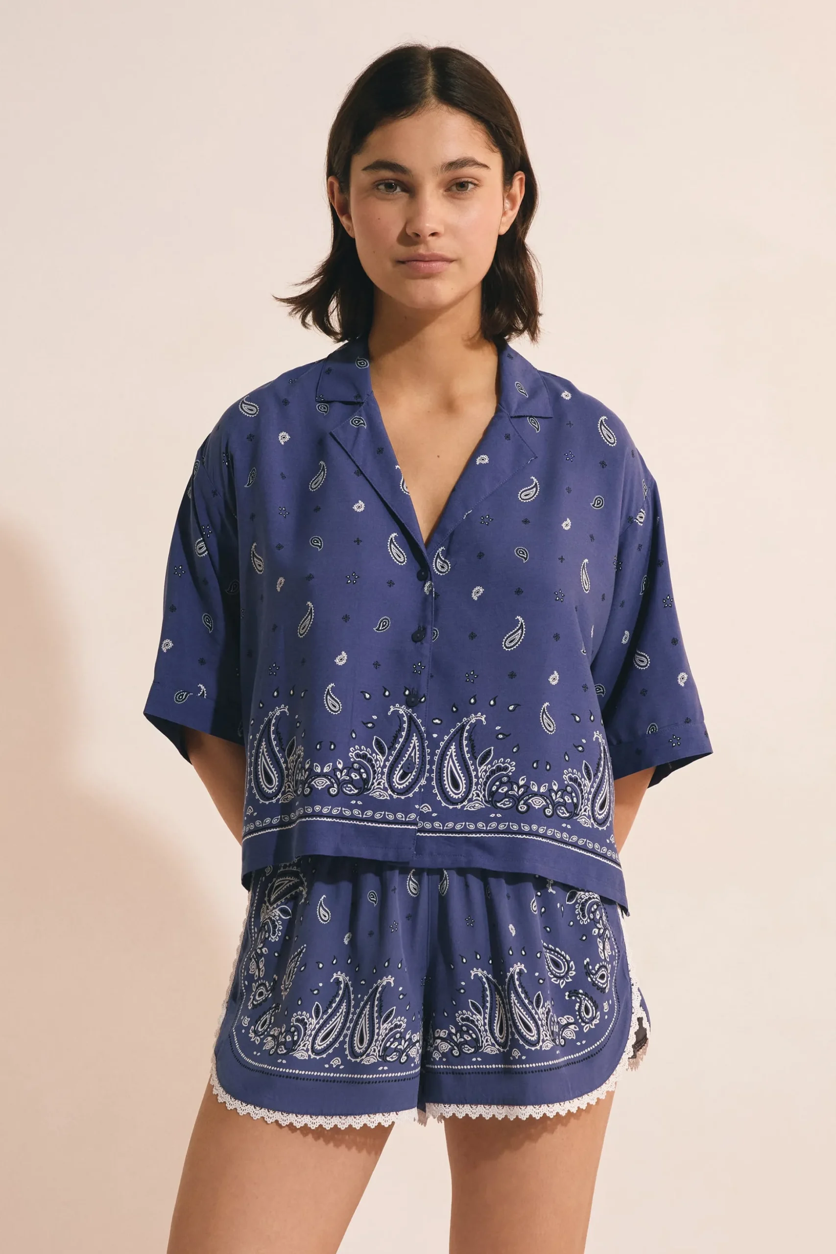 Chemise de nuit manches courtes à motifs