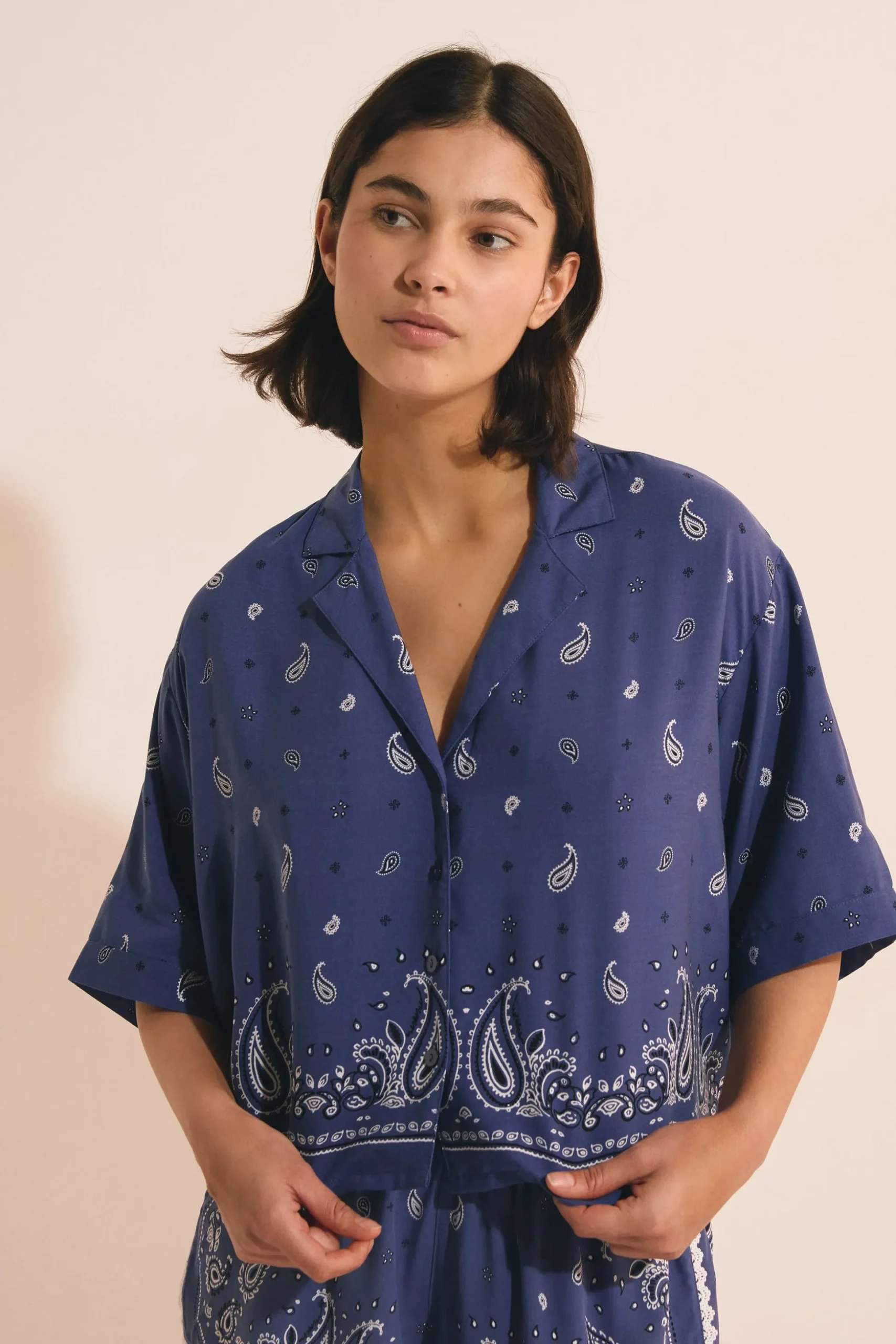 Chemise de nuit manches courtes à motifs