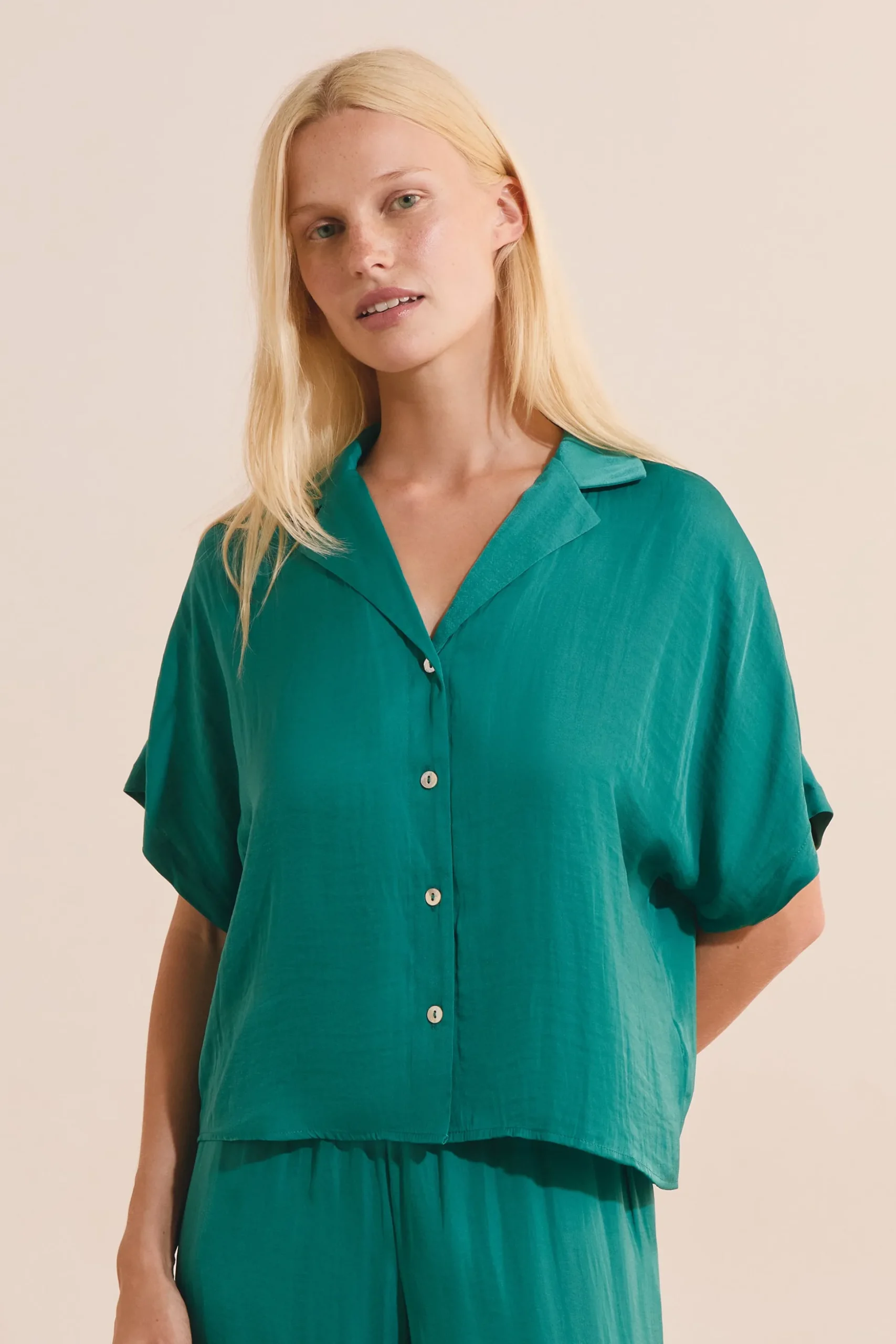 Chemise de pyjama manches courtes satinée