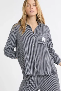 Chemise de pyjama à rayures avec broderie caniche