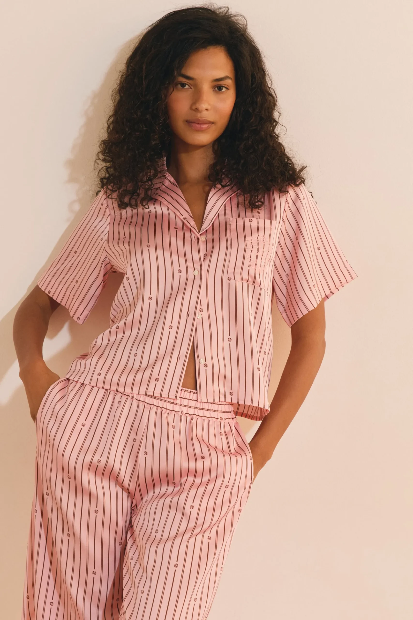 Chemise de pyjama à rayures satinée