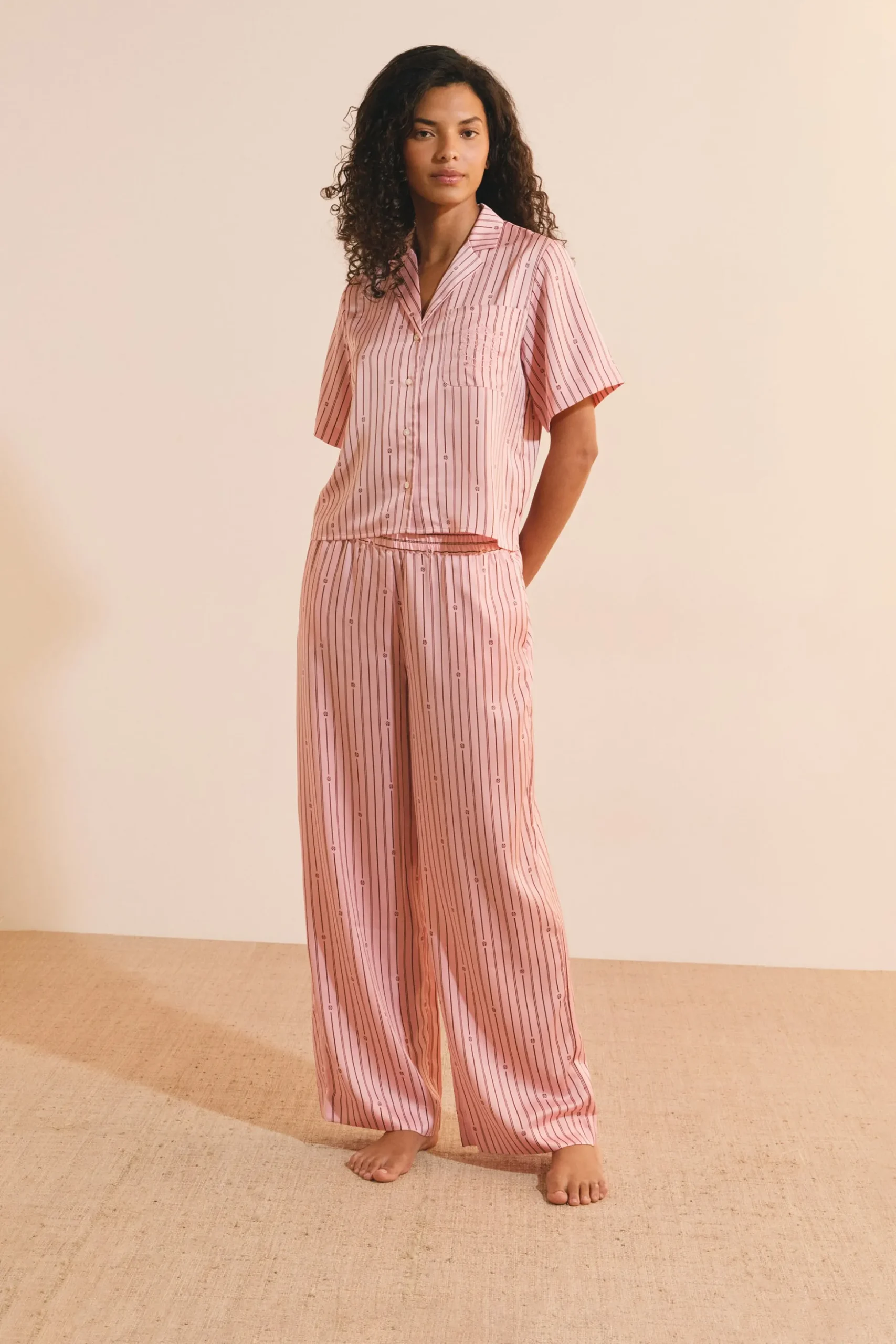 Chemise de pyjama à rayures satinée