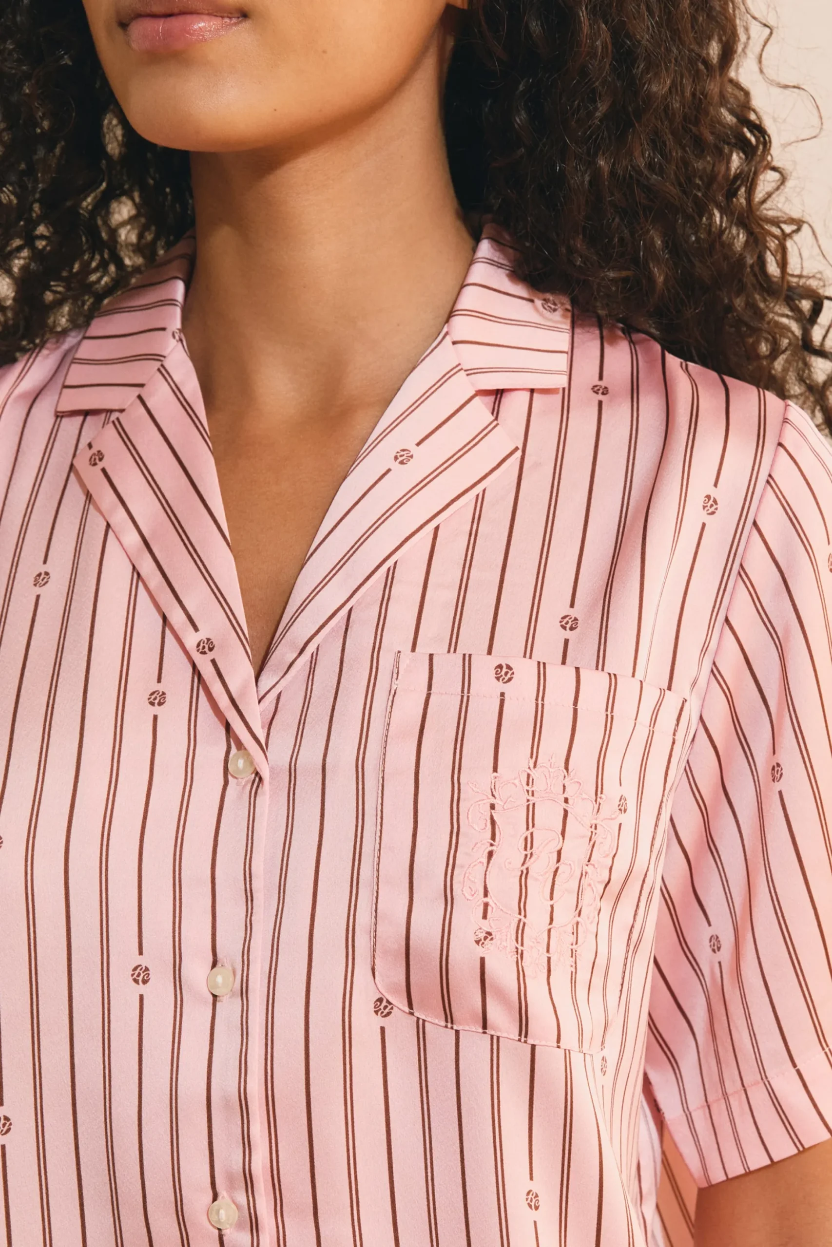 Chemise de pyjama à rayures satinée