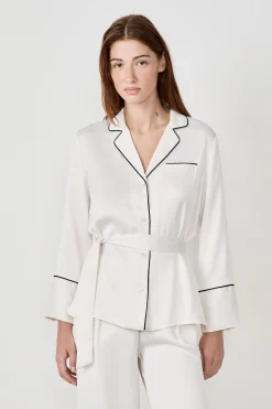 Chemise de pyjama satinée à nouer