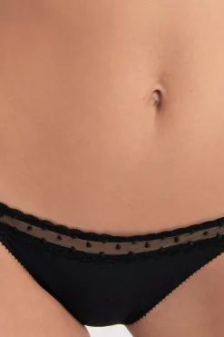 Culotte en dentelle avec broderie