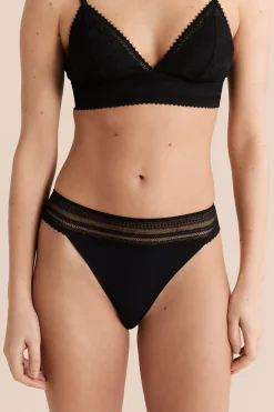 Culotte en dentelle et microfibre