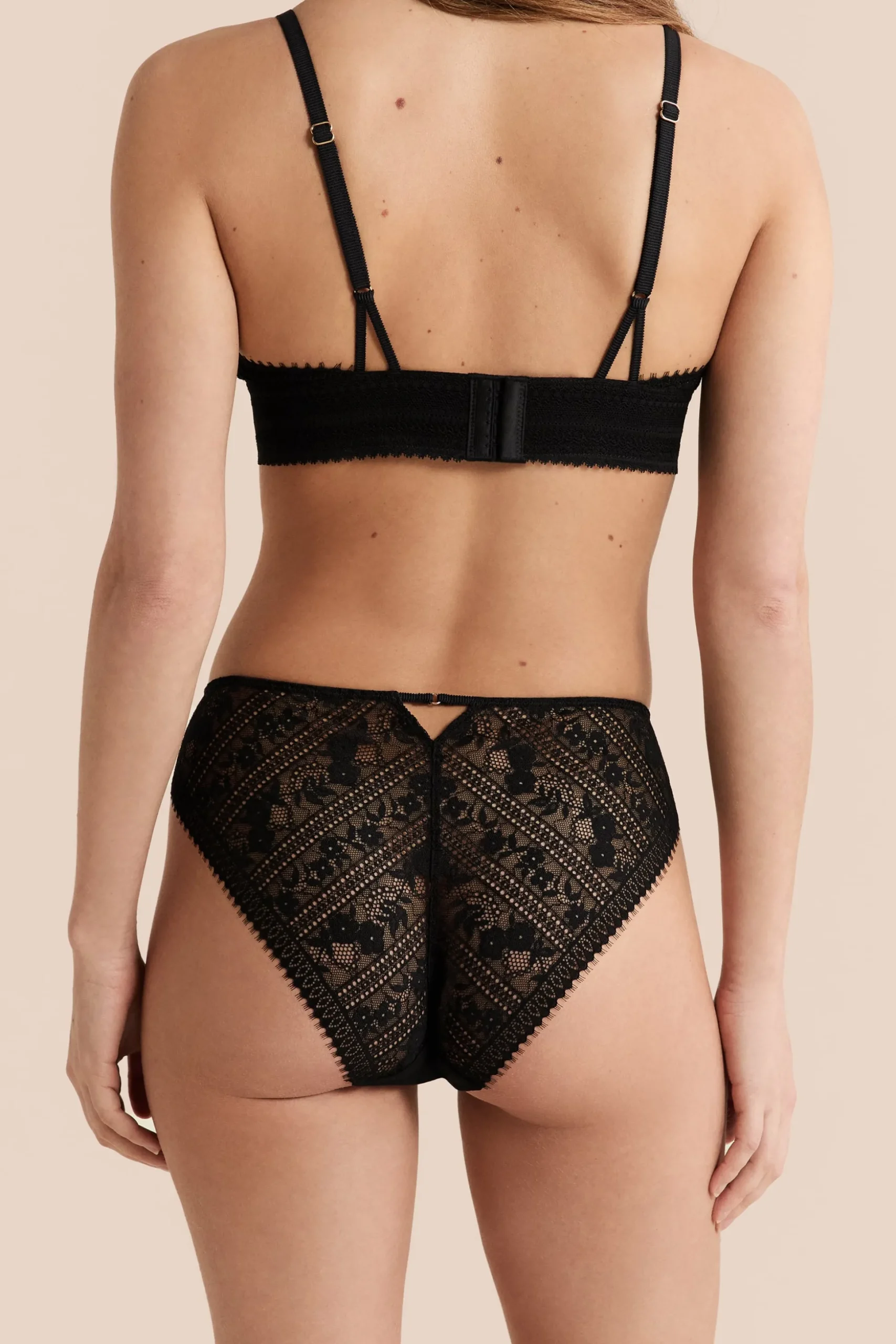 Culotte en dentelle et microfibre