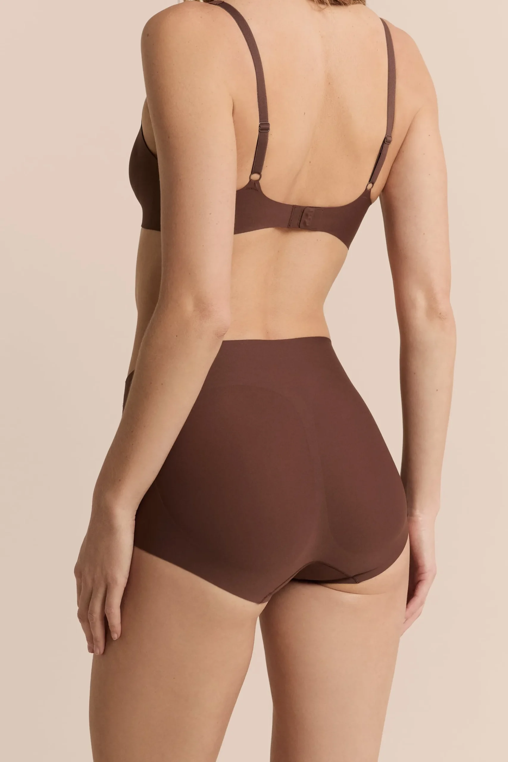 Culotte taille midi en microfibre effet push-up