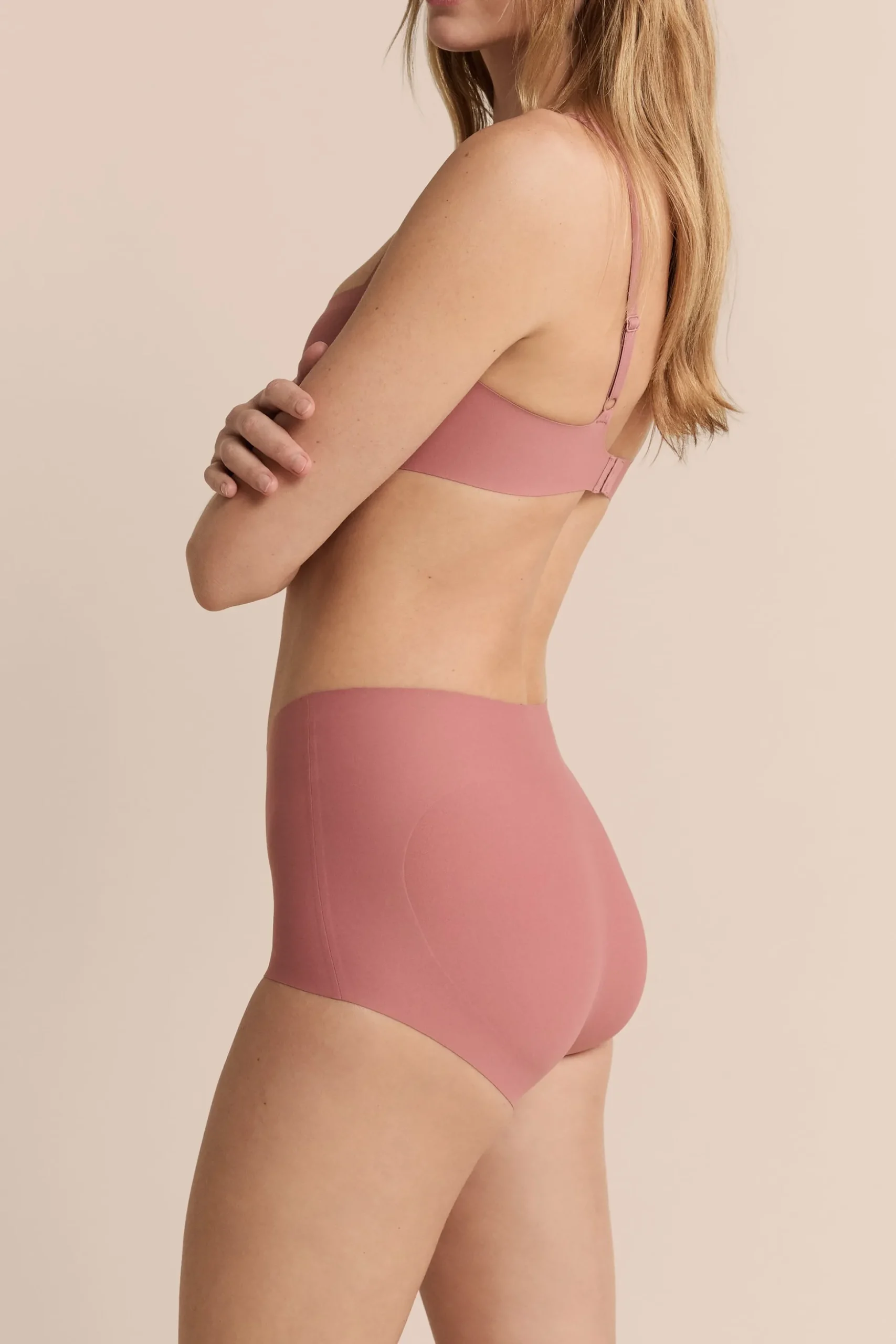 Culotte taille midi en microfibre effet push-up