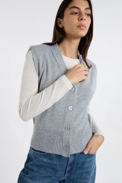 Gilet sans manches boutonné