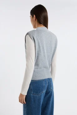 Gilet sans manches boutonné