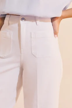 Jean à taille ajustée