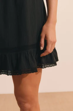 Jupe courte voile de coton et dentelle