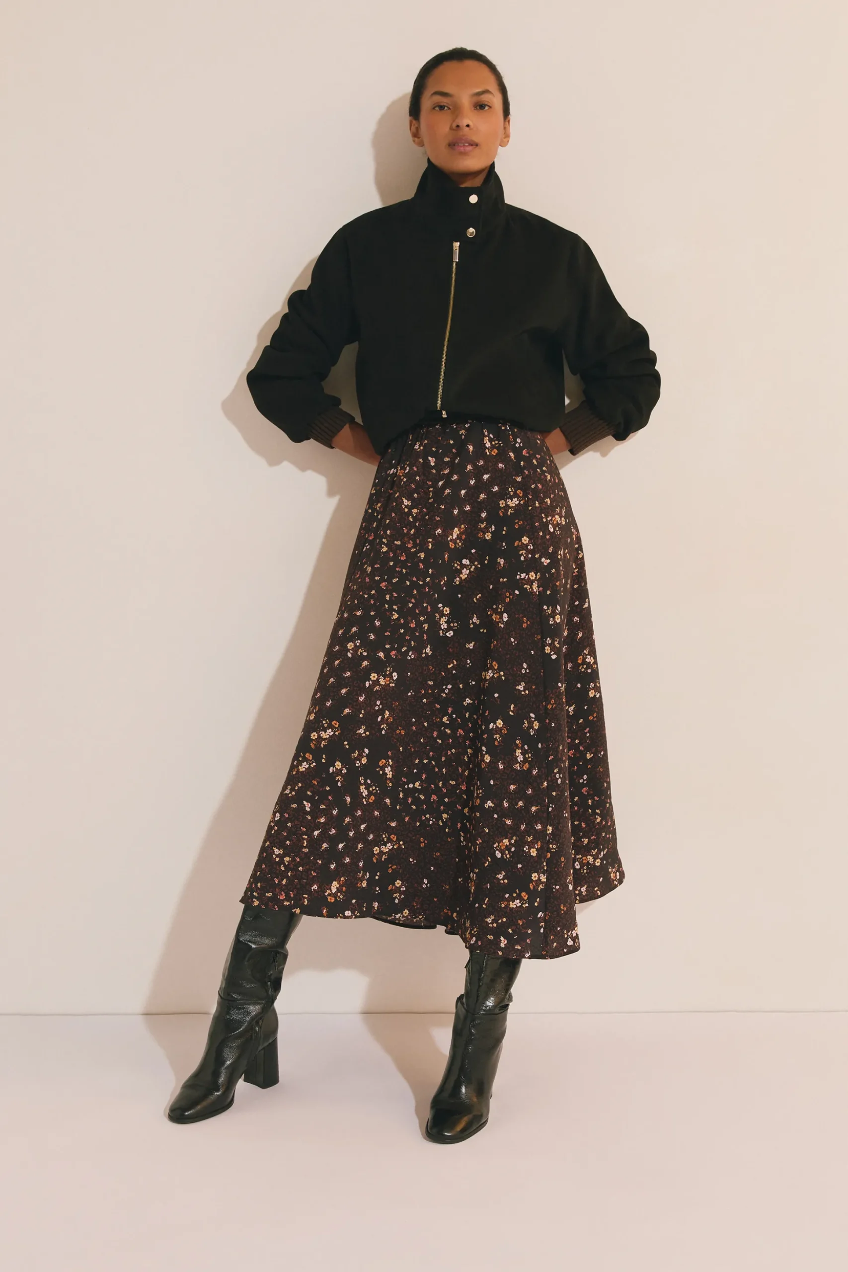 Jupe midi à motifs fleuris