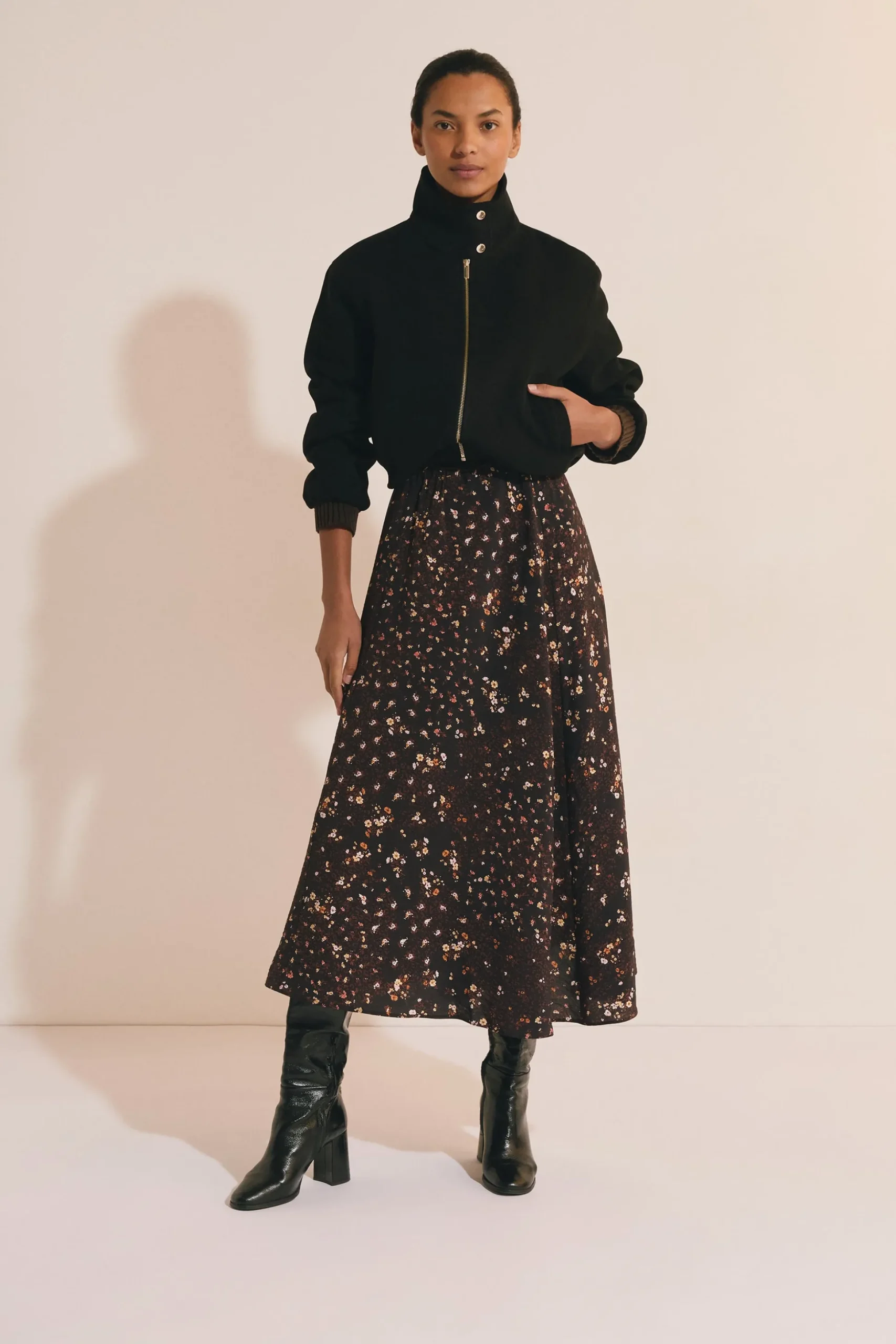Jupe midi à motifs fleuris