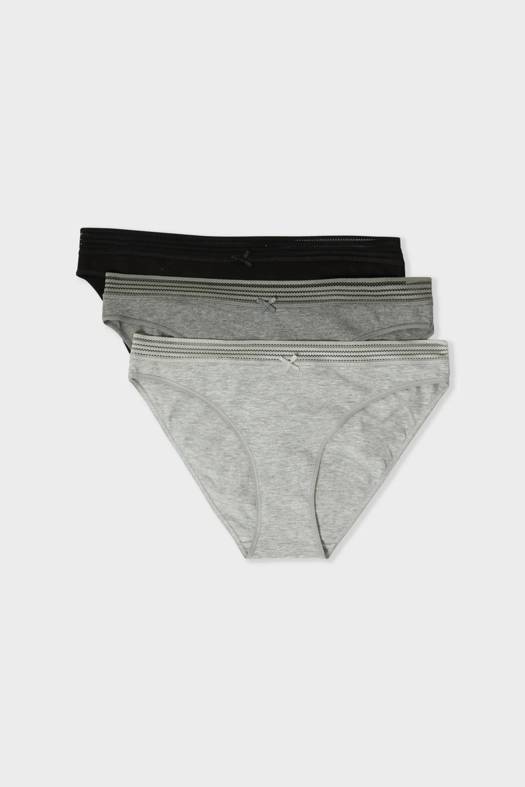 Lot de 3 culottes en coton et dentelle