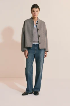 Manteau court boutonné