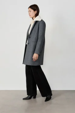 Manteau mi-long coupe droite avec laine