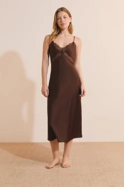 Nuisette longue satinée