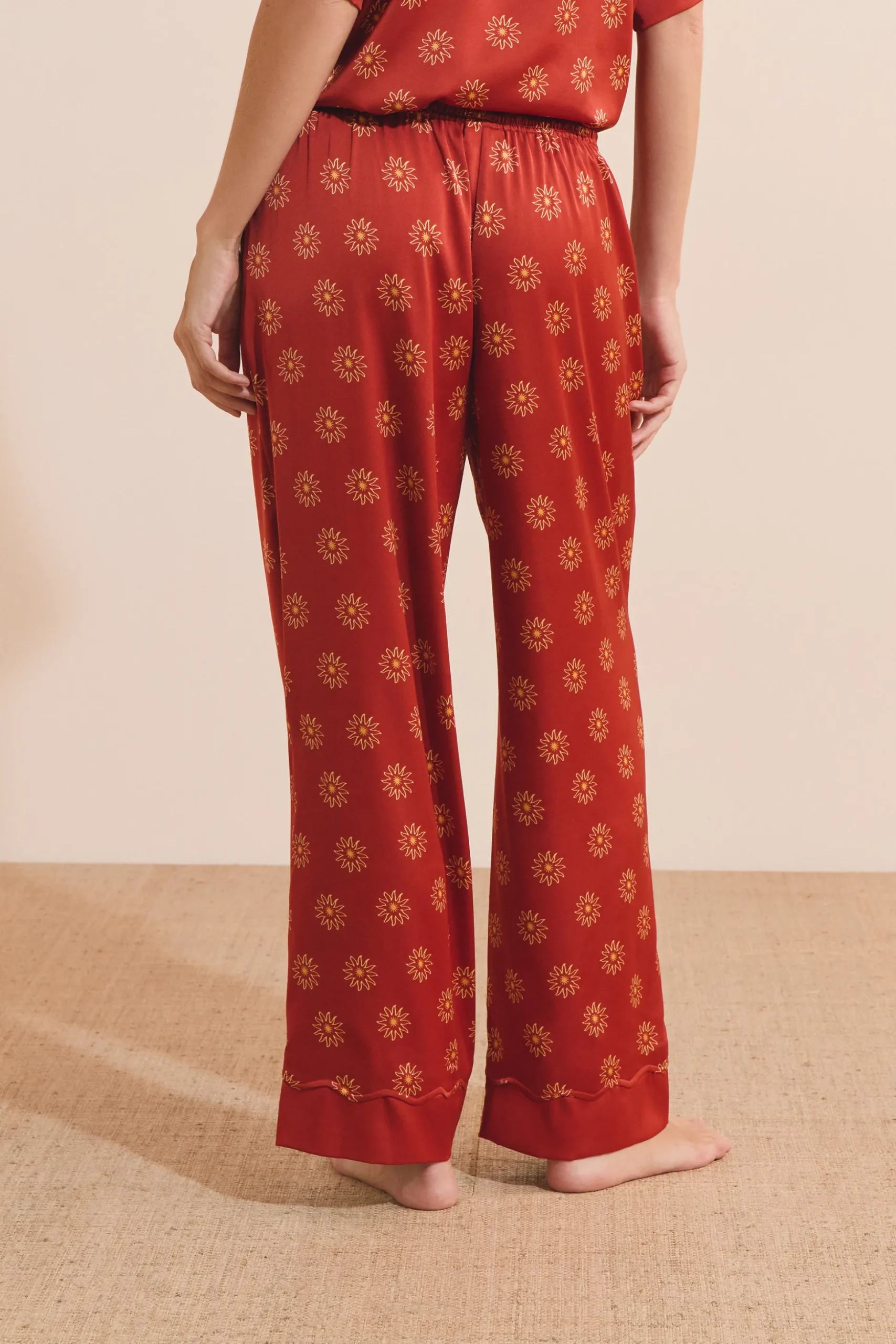 Pantalon de pyjama à motifs fleurs satiné