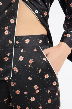 Pantalon de pyjama à motifs fleurs en satin