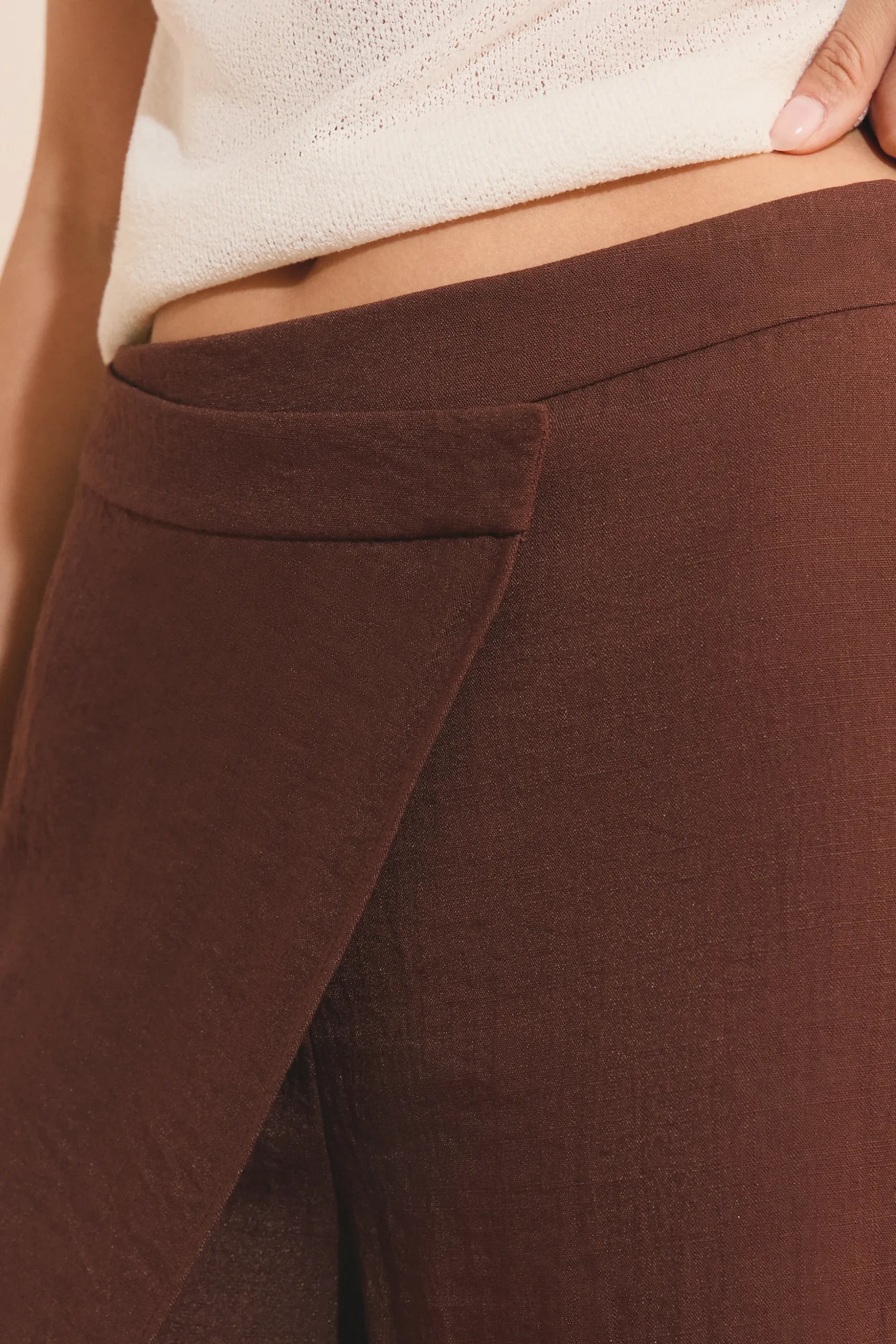 Pantalon large asymétrique