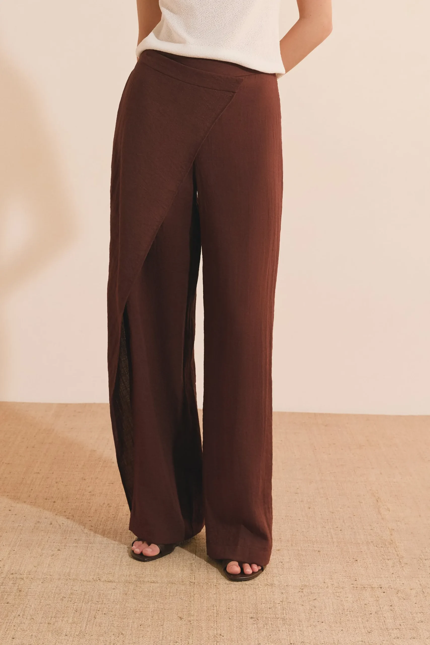 Pantalon large asymétrique