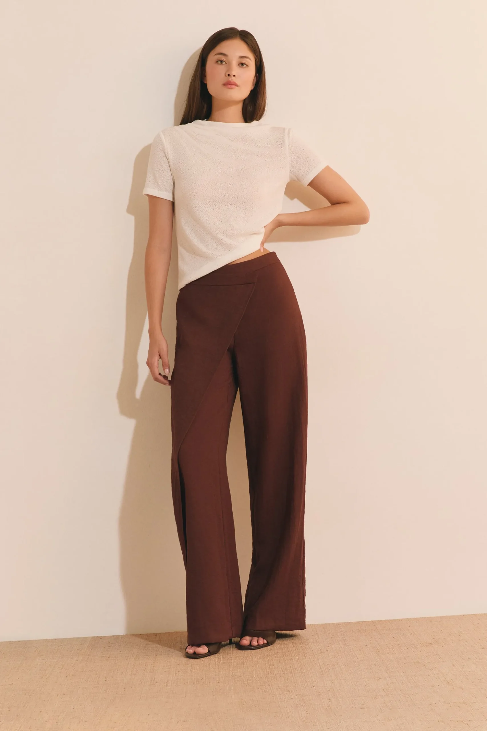 Pantalon large asymétrique