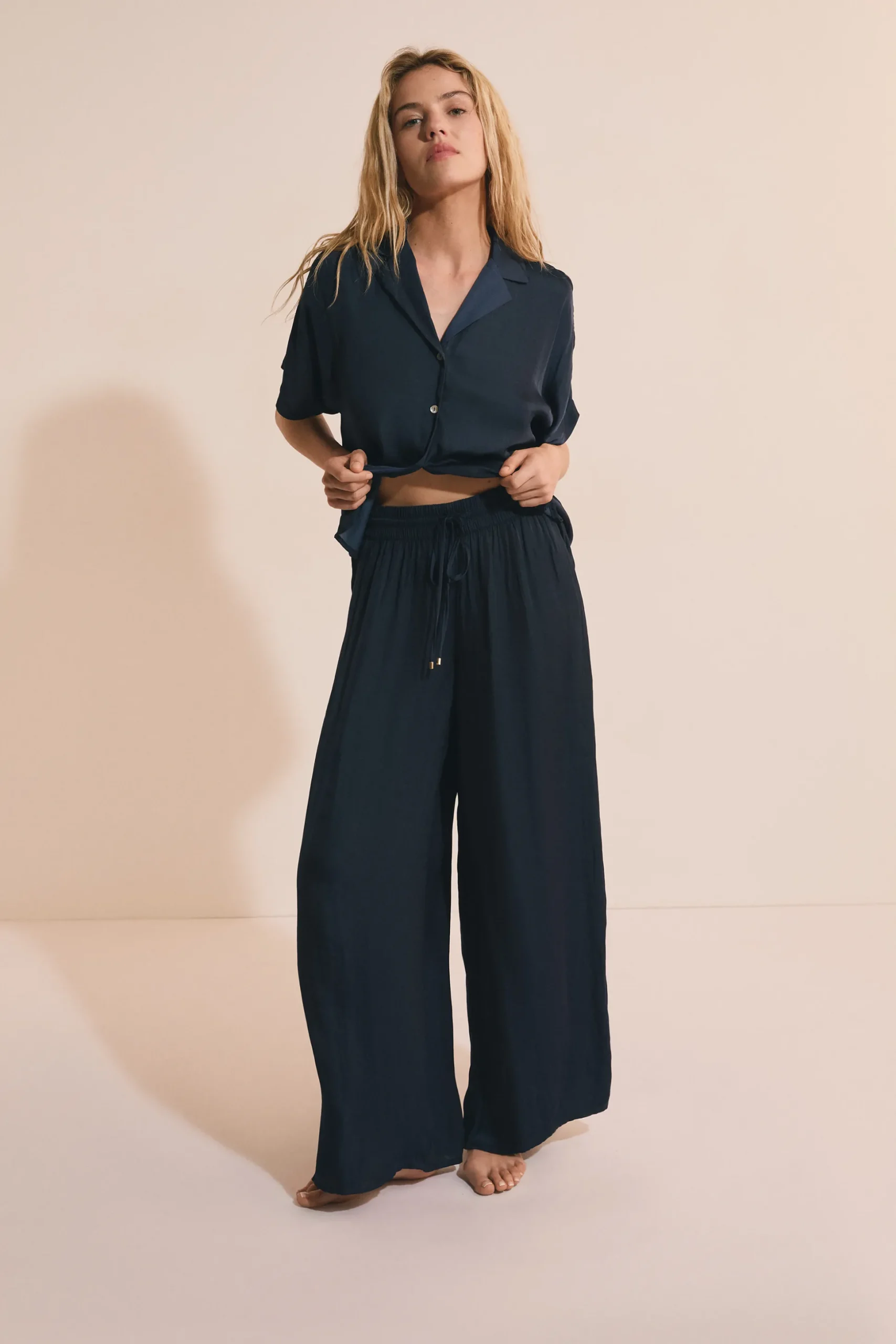Pantalon satiné coupe large