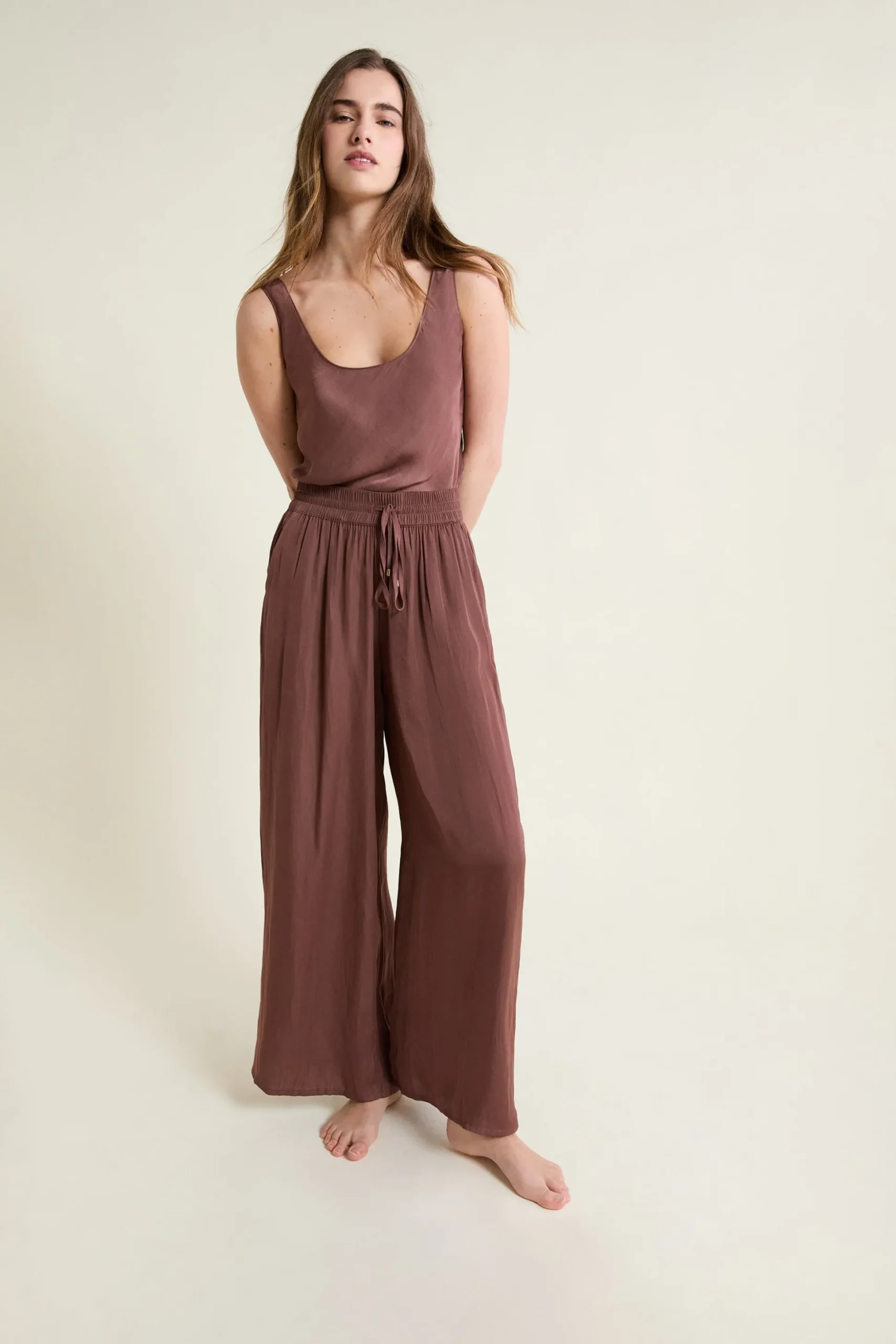 Pantalon satiné coupe large