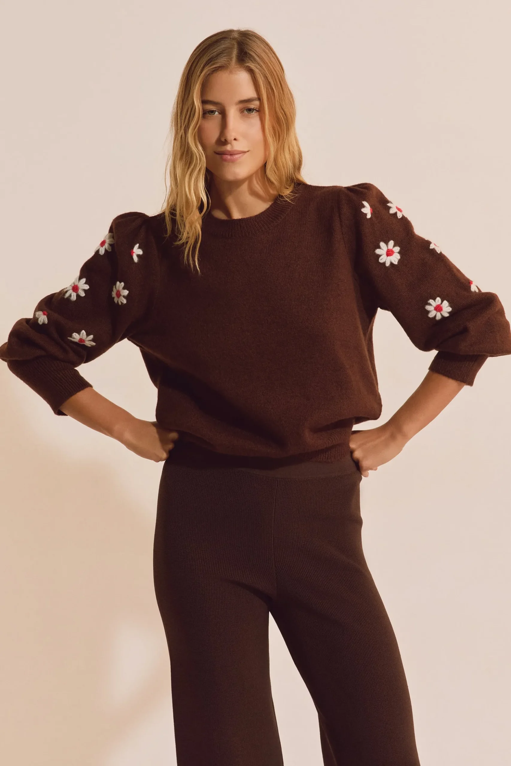 Pull avec motifs fleurs