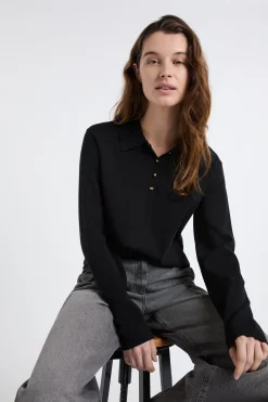 Pull col polo avec boutons dorés