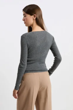 Pull col V avec laine