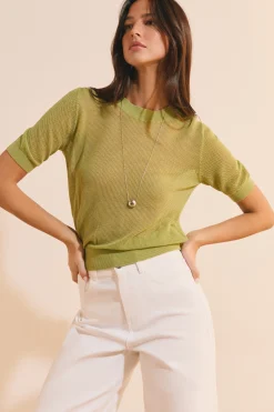 Pull manches courtes ajouré