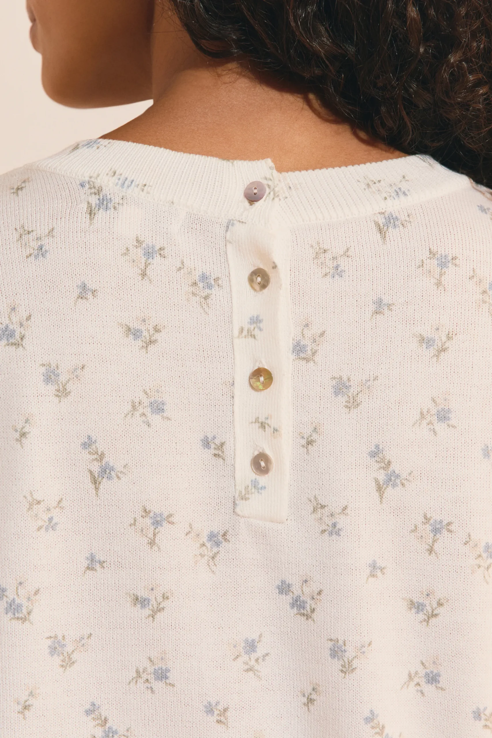 Pull manches courtes à motifs