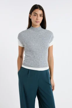 Pull sans manches col montant