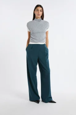 Pull sans manches col montant
