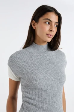 Pull sans manches col montant