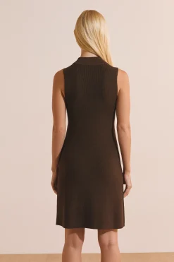 Robe courte à col cheminée