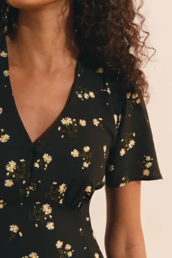 Robe courte col V à motifs