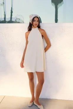 Robe courte sans manches