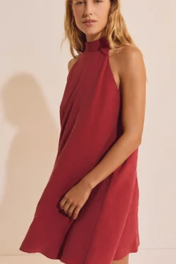 Robe courte sans manches