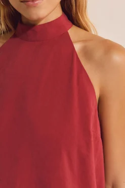 Robe courte sans manches