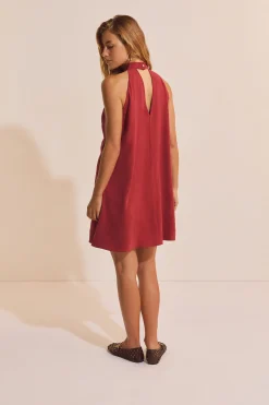 Robe courte sans manches